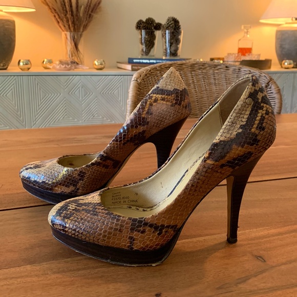 Coach pumps size 7 - Picture 1 of 6